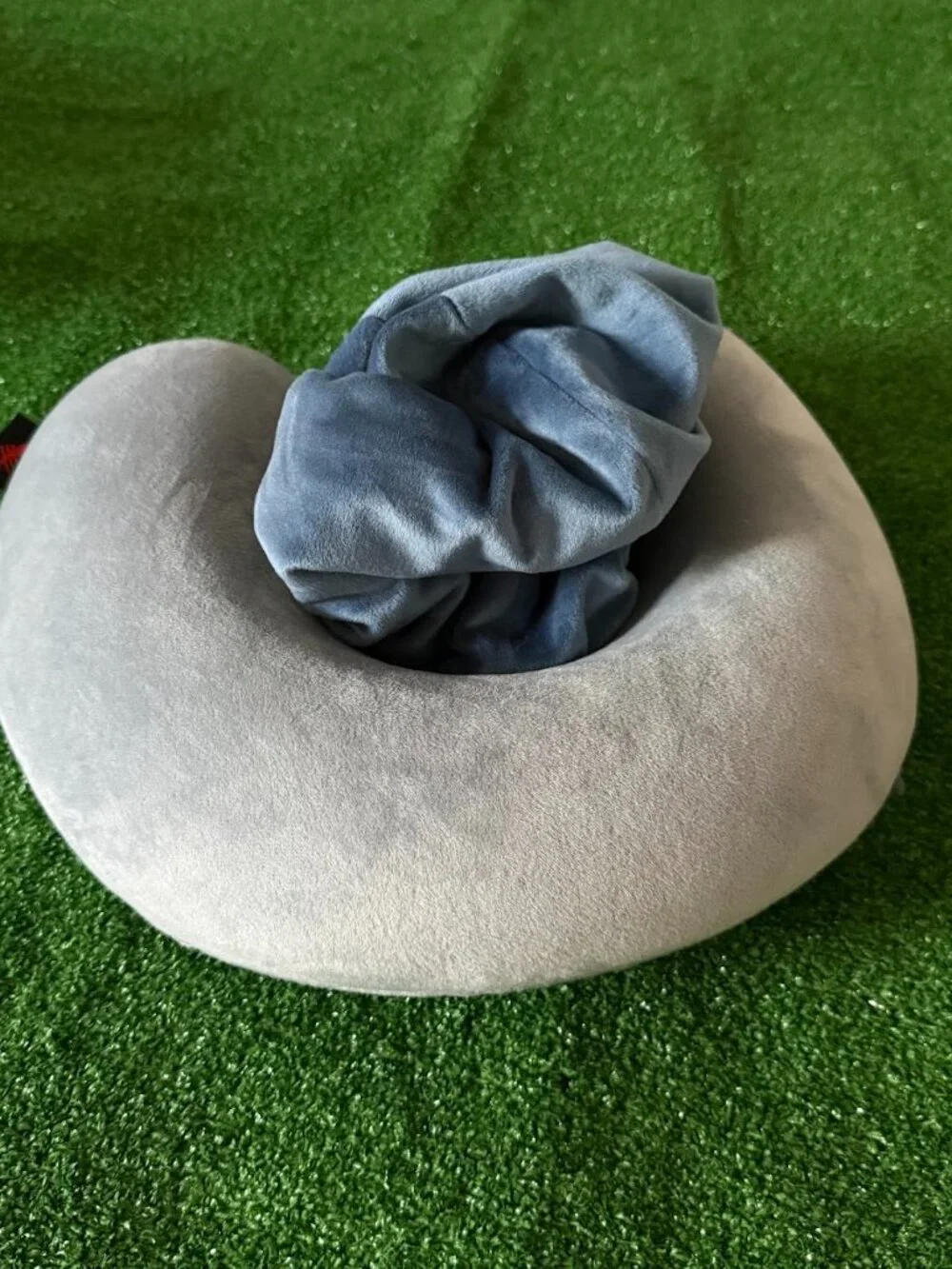 High Sierra Hooded Travel Neck Pillow Memory Foam Gray Cold Draft Light Blocker
